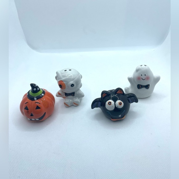Lot of 4 Cracker Barrel Collectibles Ceramic Halloween Salt & Pepper Shakers - Picture 6 of 6